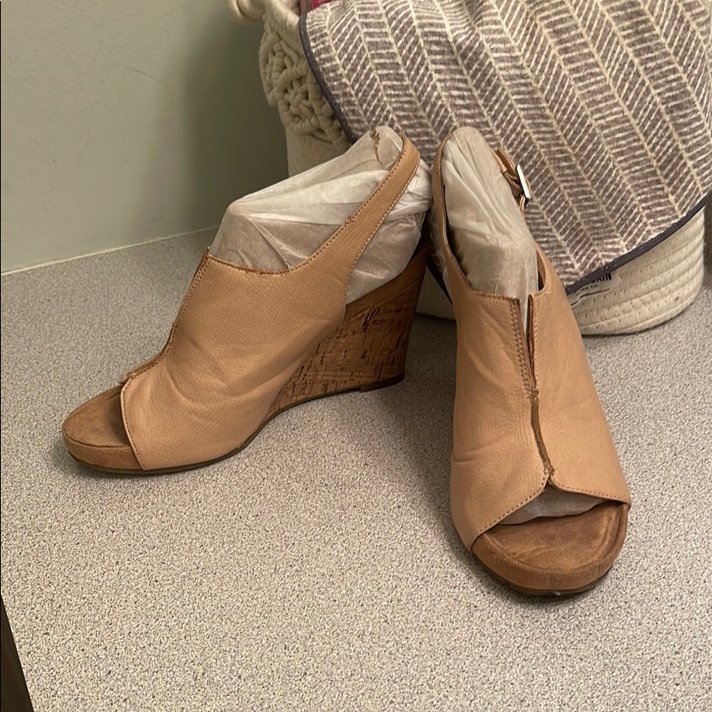 AEROSOLES Tan Peep-Toe Wedges